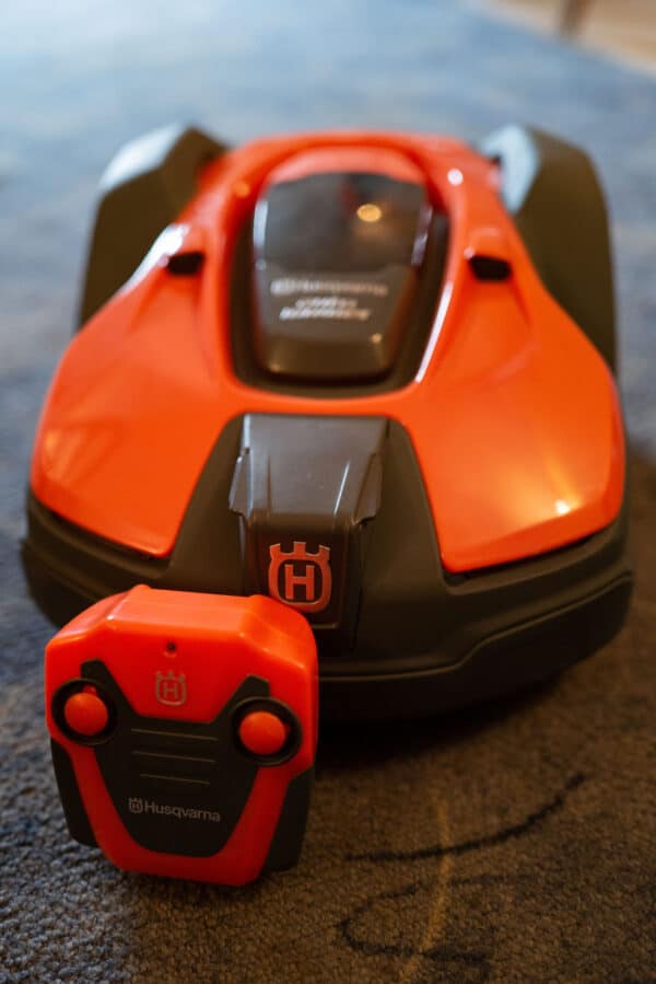Husqvarna Spielzeug-Automower bei Döring Geräte- und Fahrzeugtechnik in 04758 Olganitz