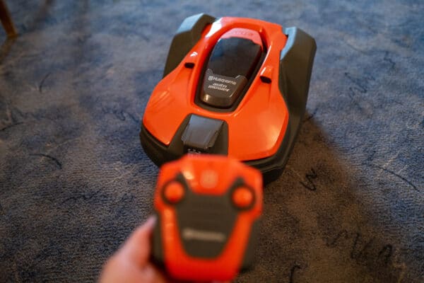 Husqvarna Spielzeug-Automower bei Döring Geräte- und Fahrzeugtechnik in 04758 Olganitz